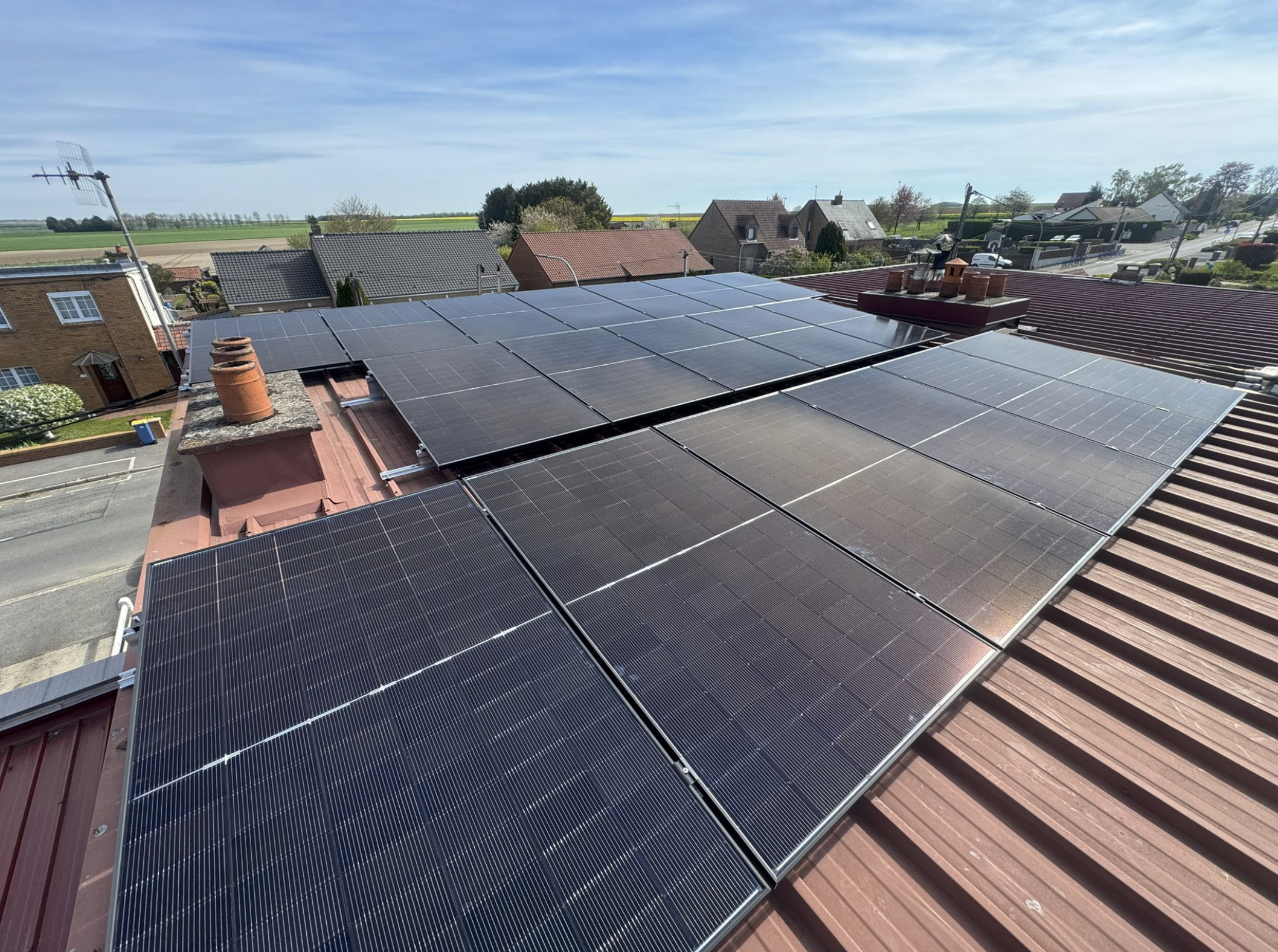 Techniciens Lumelio en intervention photovoltaique