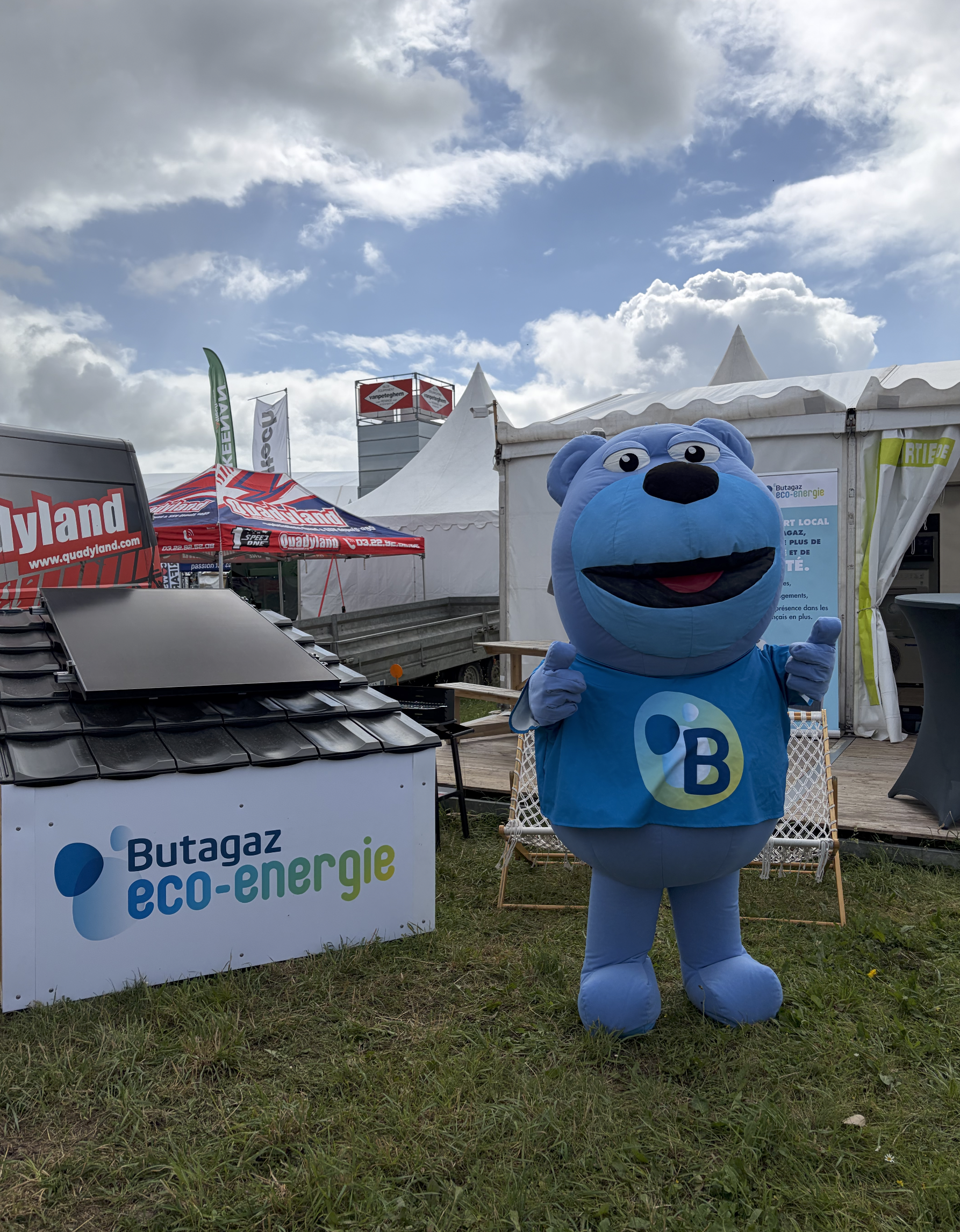 Bob sur le stand Lumelio a Terres en Fete